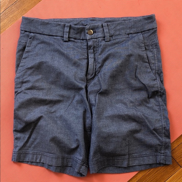 Lululemon mens 32 Blue light denim look Shorts NICE! Very good used condition - Picture 1 of 4